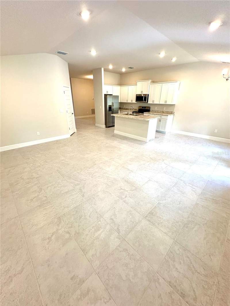 4 bedroom Single Family Residence at 4635 NE 32nd Place, Oak Hill Plantation, Ocala — photo 4