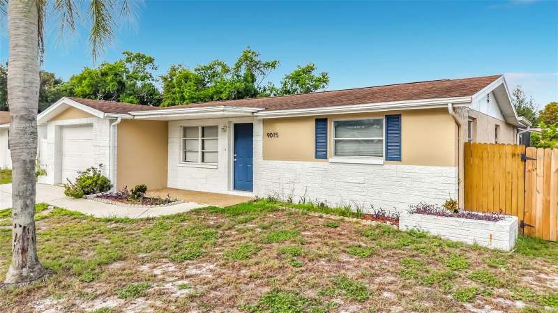 2 bedroom Single Family Residence at 9015 Collage Lane, Regency Park, Port Richey — photo 2