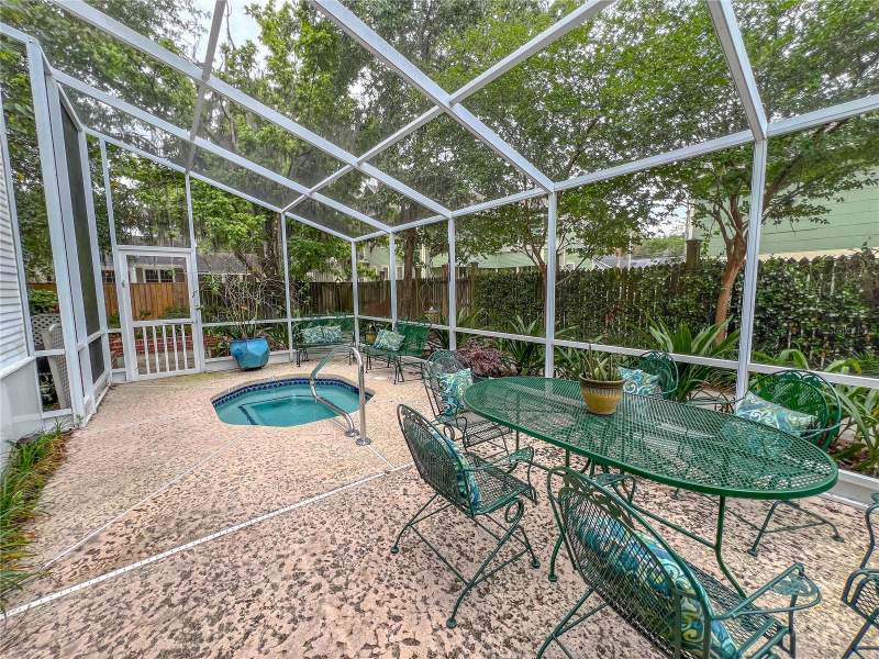 4 bedroom Single Family Residence at 516 NE 4th Street, Duckpond, Gainesville — photo 4