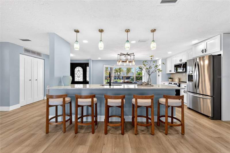3 bedroom Single Family Residence at 6410 3rd Palm Point, Three Palms Point, St Pete Beach — photo 5