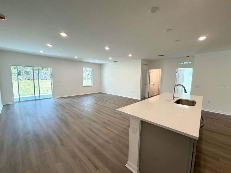 4 bedroom Single Family Residence at 5268 Hanford Avenue, Spring Hill, Spring Hill — photo 5