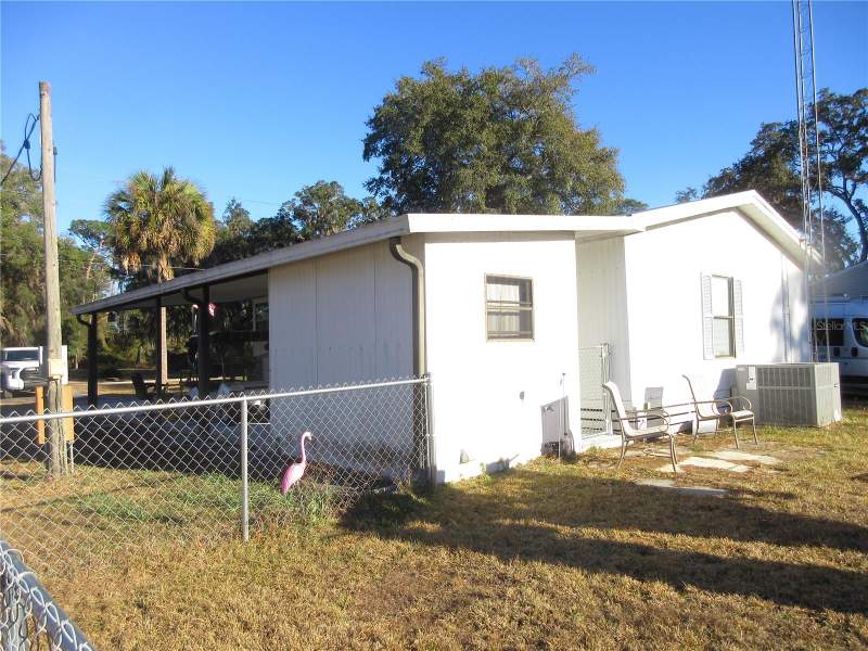 2 bedroom Manufactured Home at 1984 SE 171st Court, Silver Lakes Acres, Silver Springs — photo 3