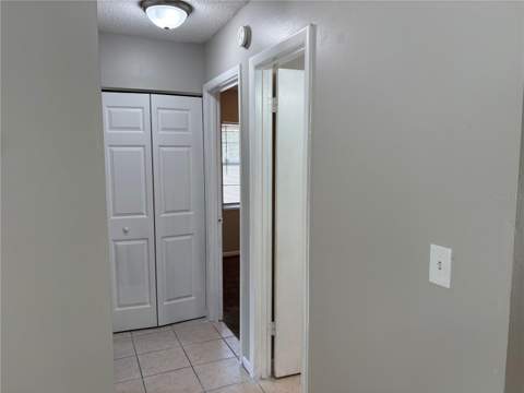 2285 Crystal Grove Lane, Lakeland FL - photo 7 of 47