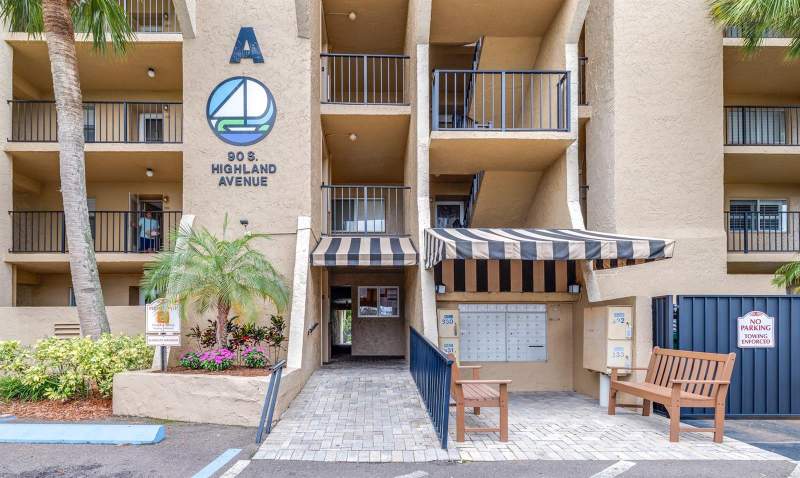 90 S HIGHLAND AVENUE #110 home for sale in Lake Tarpon Sail & Tennis Club