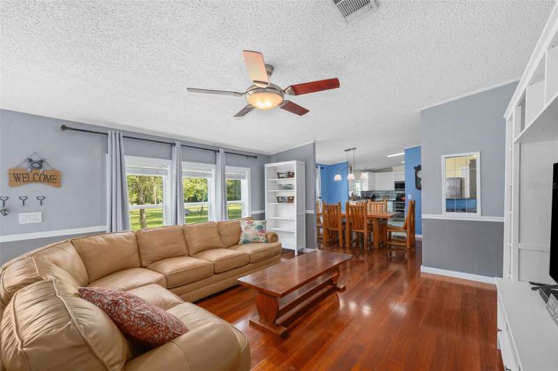 4 bedroom Manufactured Home at 19923 SW 15th Avenue, Newberry, Newberry — photo 4