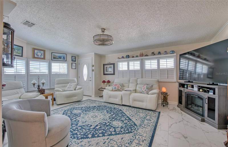 2 bedroom Manufactured Home at 214 Dolphin Drive, Gull-Aire Village, Oldsmar — photo 2