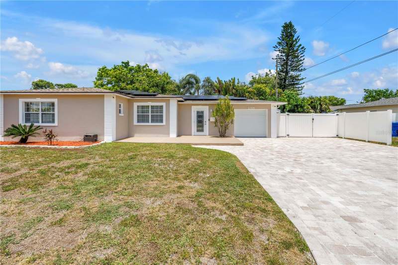 3 bedroom Single Family Residence at 2375 37th Street, Sirmons Estates, St Petersburg — photo 3