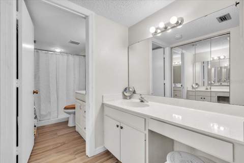 5209 Wedgewood Lane #17, Sarasota FL - photo 21 of 39