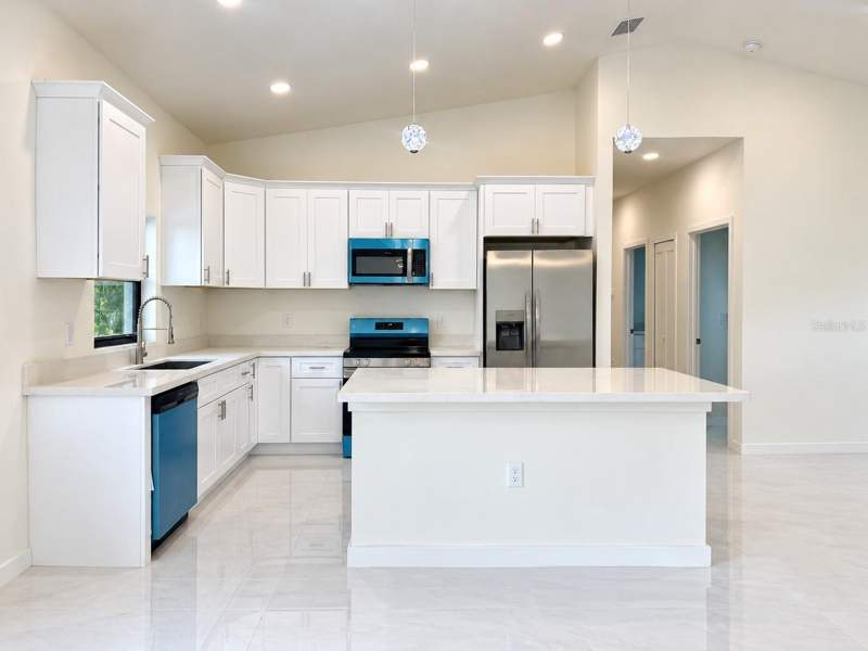 4 bedroom Single Family Residence at 23156 Olean Boulevard, Port Charlotte Sec 020, Port Charlotte — photo 3