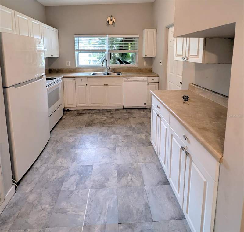 4 bedroom Single Family Residence at 1528 Levern Street, Bonair Hill Sub 3, Clearwater — photo 3