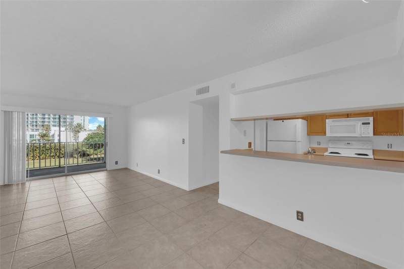 2 bedroom Condominium at 2875 Palm Beach Boulevard #205, Palm Beach Landings Condo, Fort Myers — photo 4