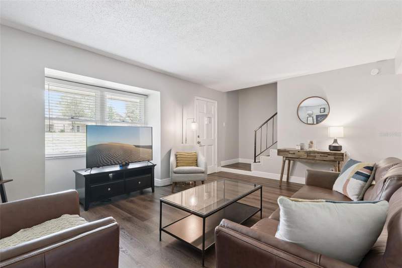 2 bedroom Condominium at 820 Park Lake Circle #11, Park Lake Twnhs, Maitland — photo 3