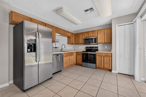 10717 Shady Preserve Drive, Riverview FL - photo 8 of 31