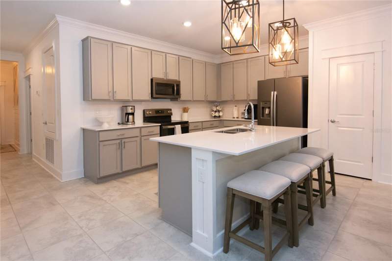 5 bedroom Single Family Residence at 2006 Myrtle Pine Street, Storey Creek Ph 1, Kissimmee — photo 4