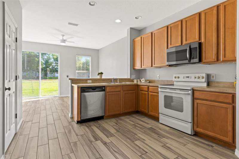 2 bedroom Townhouse at 8874 Christie Drive, Seminole Palms At Largo, Largo — photo 5