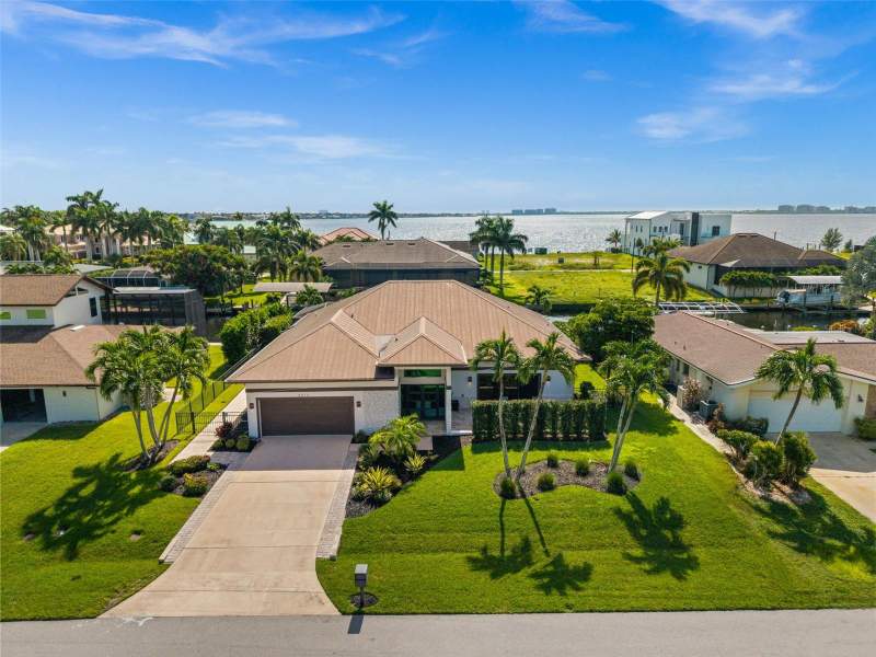 4 bedroom Single Family Residence at 5815 SW 1st Place, Cape Coral, Cape Coral — photo 3