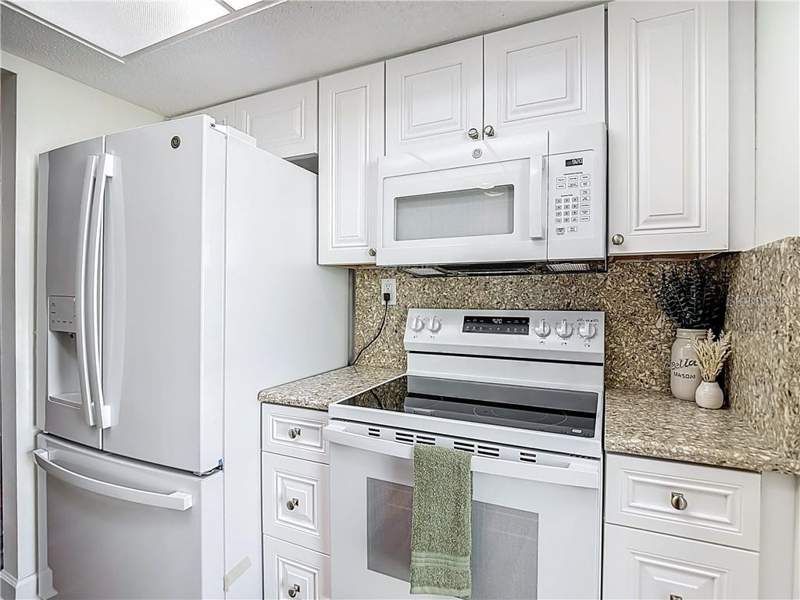 2 bedroom Condominium at 11268 W Bayshore Drive, Crystal River, Crystal River — photo 5