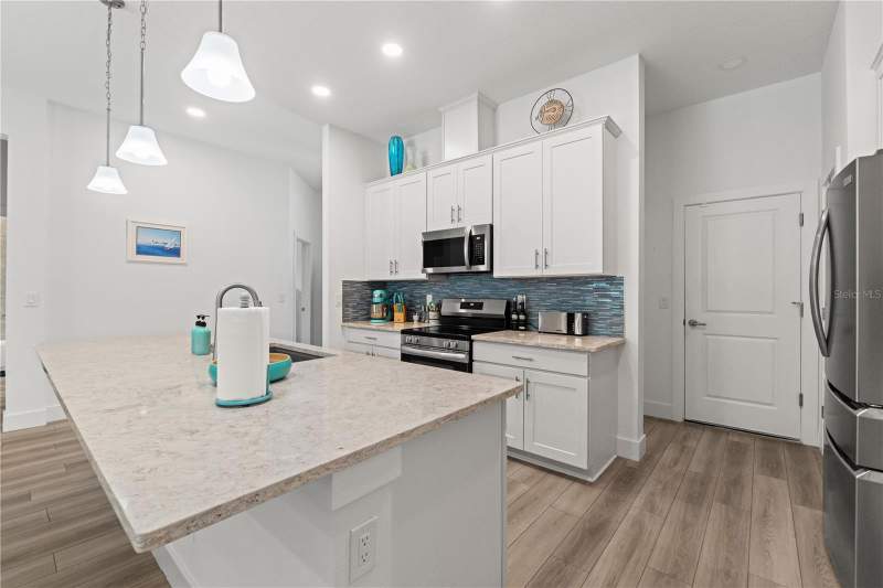 4 bedroom Single Family Residence at 11153 Wood Owl Avenue, Royal Highlands, Weeki Wachee — photo 5
