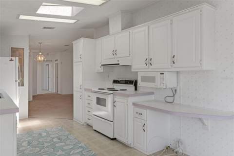 7482 Dinsmore Street, Brooksville FL - photo 12 of 36