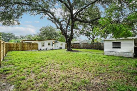 334 E Cornelius Circle, Sarasota FL - photo 24 of 26