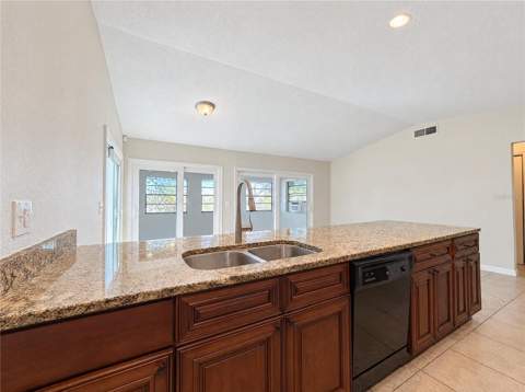 7606 Leon Avenue, Temple Terrace FL - photo 6 of 16