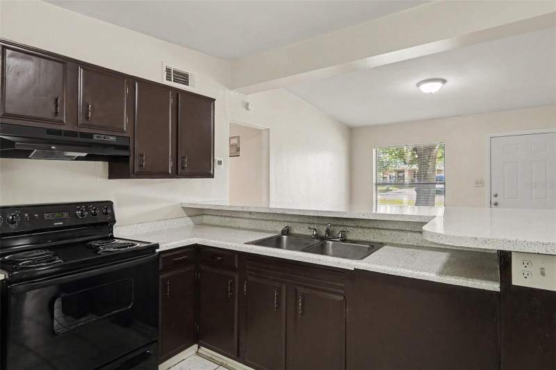 3 bedroom Single Family Residence at 1015 EMERALDA ROAD, PINE HILLS SUB 4, ORLANDO — photo 5