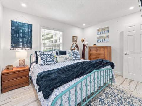 5153 Salmon Drive #B, St Petersburg FL - photo 15 of 50
