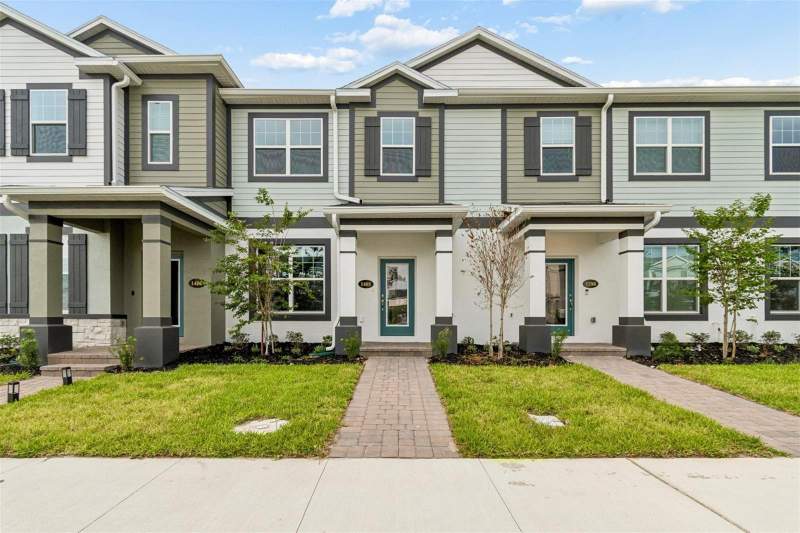 3 bedroom Townhouse at 1402 Mount Royal Drive, Center Lake On The Park, St Cloud — photo 2