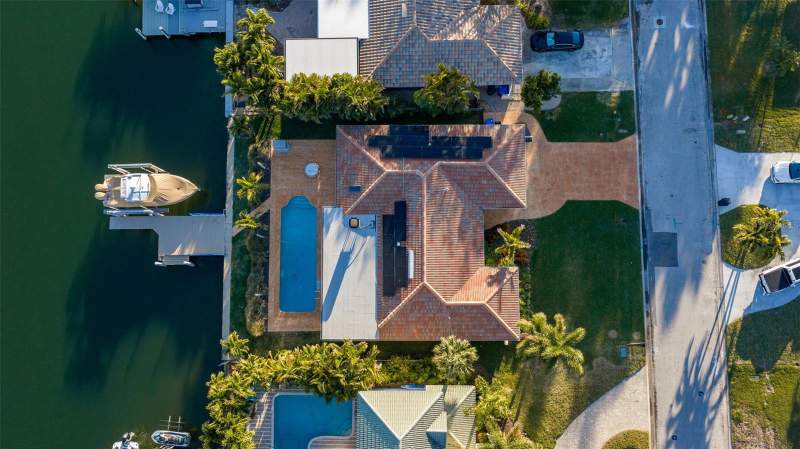 3 bedroom Single Family Residence at 2024 Massachusetts Avenue, Venetian Isles, St Petersburg — photo 3