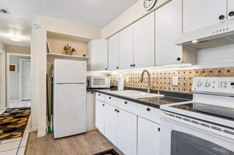 4363 Tahitian Gardens Circle #B, Holiday FL - photo 12 of 54