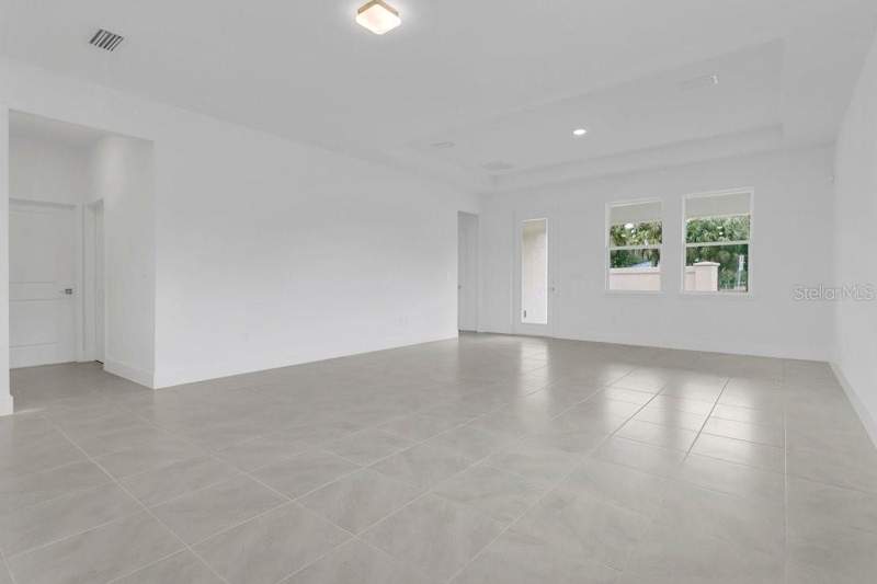 5 bedroom Single Family Residence at 118 Elena Lavin Circle, Yucatan Gardens, Orlando — photo 4