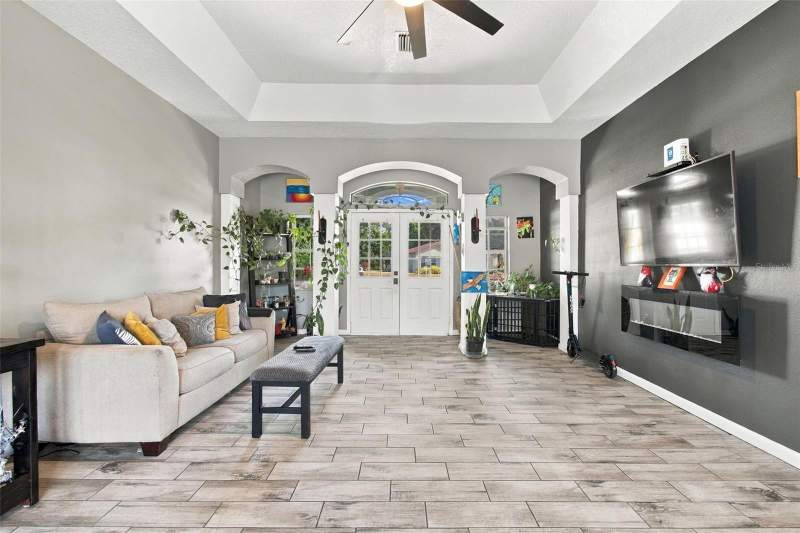 4 bedroom Single Family Residence at 1581 Larkin Road, Spring Hill, Spring Hill — photo 4