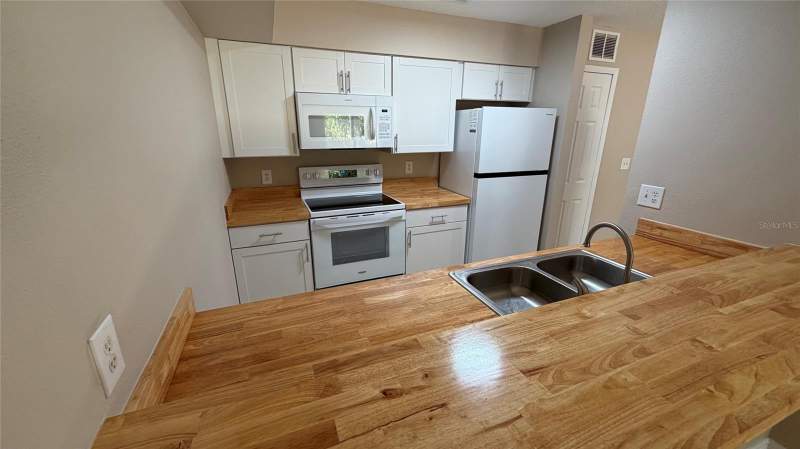 2 bedroom Townhouse at 2717 Gray Fox Lane, Fox Hunt Lanes Ph 02, Orlando — photo 4