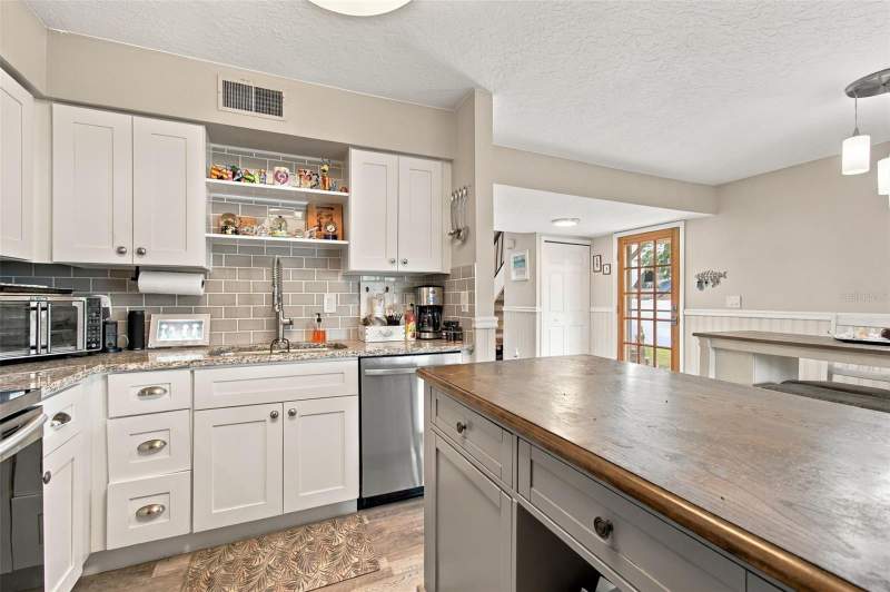 3 bedroom Townhouse at 1880 Clearbrooke Drive, Clearbrooke Twnhs, Clearwater — photo 3