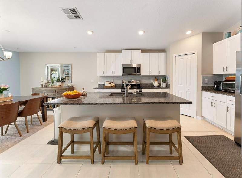 4 bedroom Single Family Residence at 36548 Garden Wall Way, Abbott Square Ph 1B, Zephyrhills — photo 2