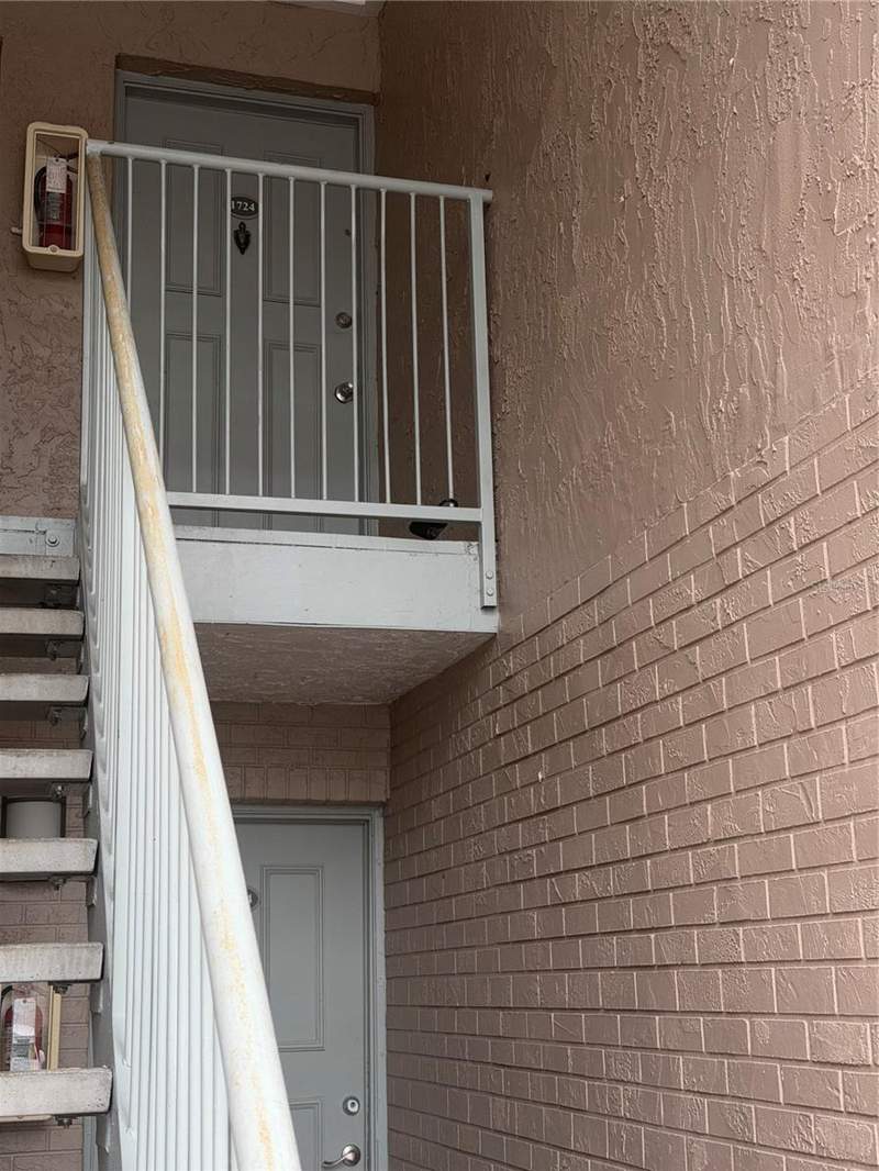 7210 N MANHATTAN AVENUE #1724 home for sale in Manhattan Palms Condos for Sale: 4 Listings