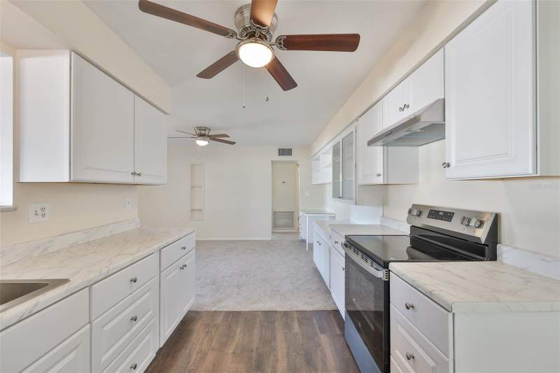 2 bedroom Single Family Residence at 703 Bel Air Avenue, Del Webbs Sun City Florida Un, Sun City Center — photo 5