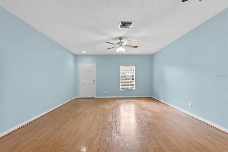 2 bedroom Townhouse at 16221 Swan View Circle, Swan View Twnhms, Odessa — photo 5