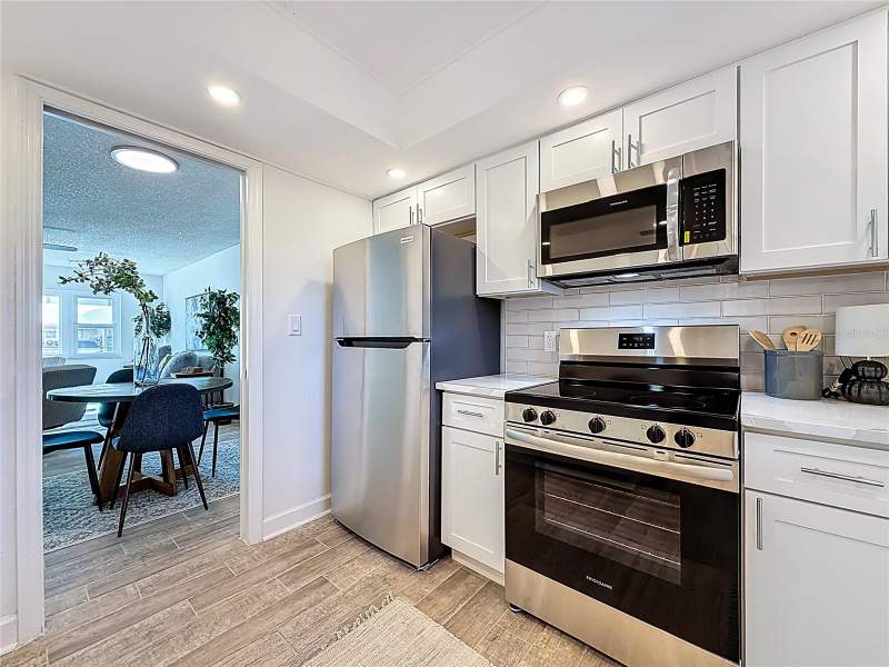 2 bedroom Condominium at 4550 Cove Circle #106, Washington Towers The Condo, St Petersburg — photo 4