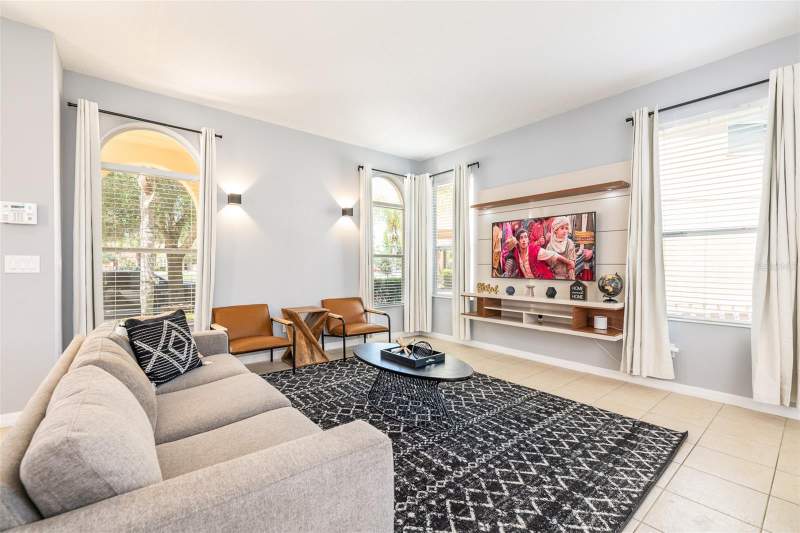 6 bedroom Single Family Residence at 161 Las Fuentes Drive, Bellavida Ph 1, Kissimmee — photo 3
