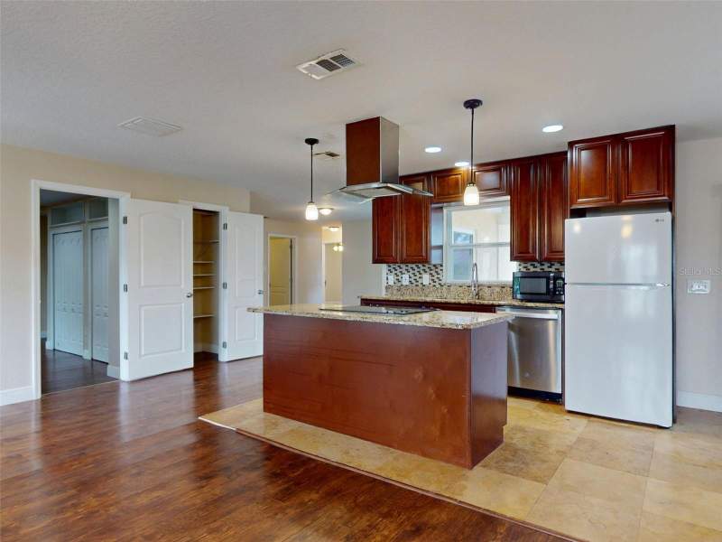 4 bedroom Single Family Residence at 2125 E Parkton Drive, Deltona Lakes Unit 70, Deltona — photo 4