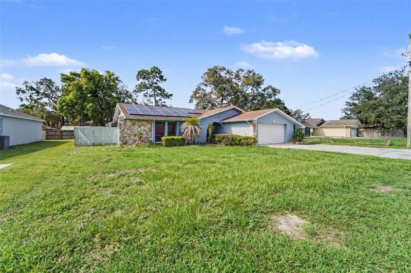 3 bedroom Single Family Residence at 8422 Spring Hill Drive, Spring Hill, Spring Hill — photo 4