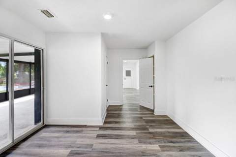 12113 Midlake Drive, Tampa FL - photo 23 of 43