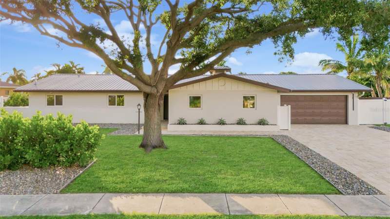 3 bedroom Single Family Residence at 2303 Constitution Boulevard, Phillippi Gardens 04, Sarasota — photo 3