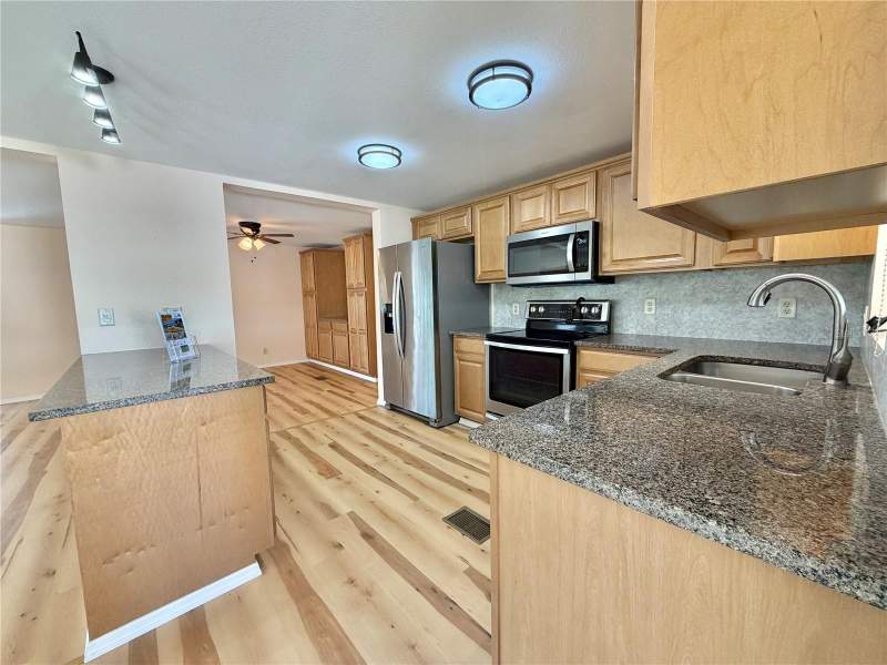 2 bedroom Mobile Home at 176 Azalea Trail, Hawthorne At Leesburg A Coop, Leesburg — photo 4