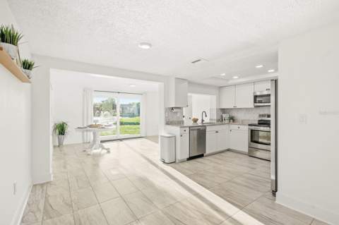 3920 Edgemont Drive, New Port Richey FL - photo 9 of 46