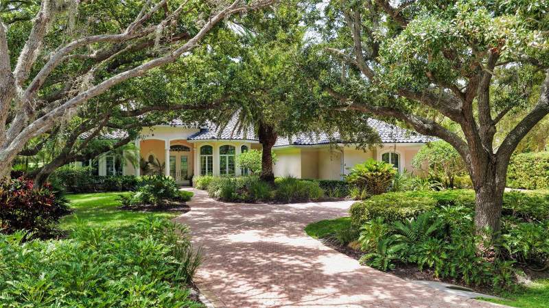 3 bedroom Single Family Residence at 402 Macewen Drive, Oaks, Osprey — photo 3