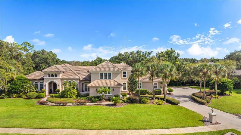 4 bedroom Single Family Residence at 755 Mills Estate Place, Estates On Lake Mills, Chuluota — photo 2