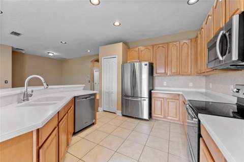 901 Parker Den Drive, Ruskin FL - photo 11 of 44