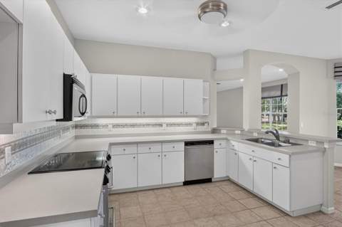 19122 Doves Landing Drive, Tampa FL - photo 17 of 44